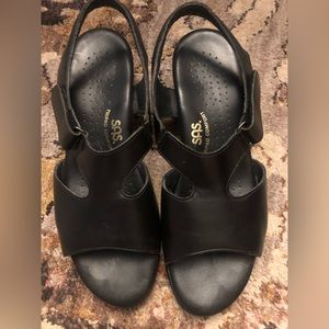 Women’s SAS black sandals